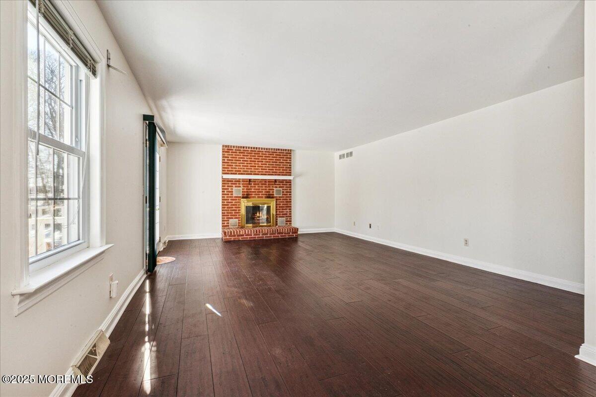 35 Agress Road Millstone Township, NJ 08535 - Photo 14 of 34 12-Image-12