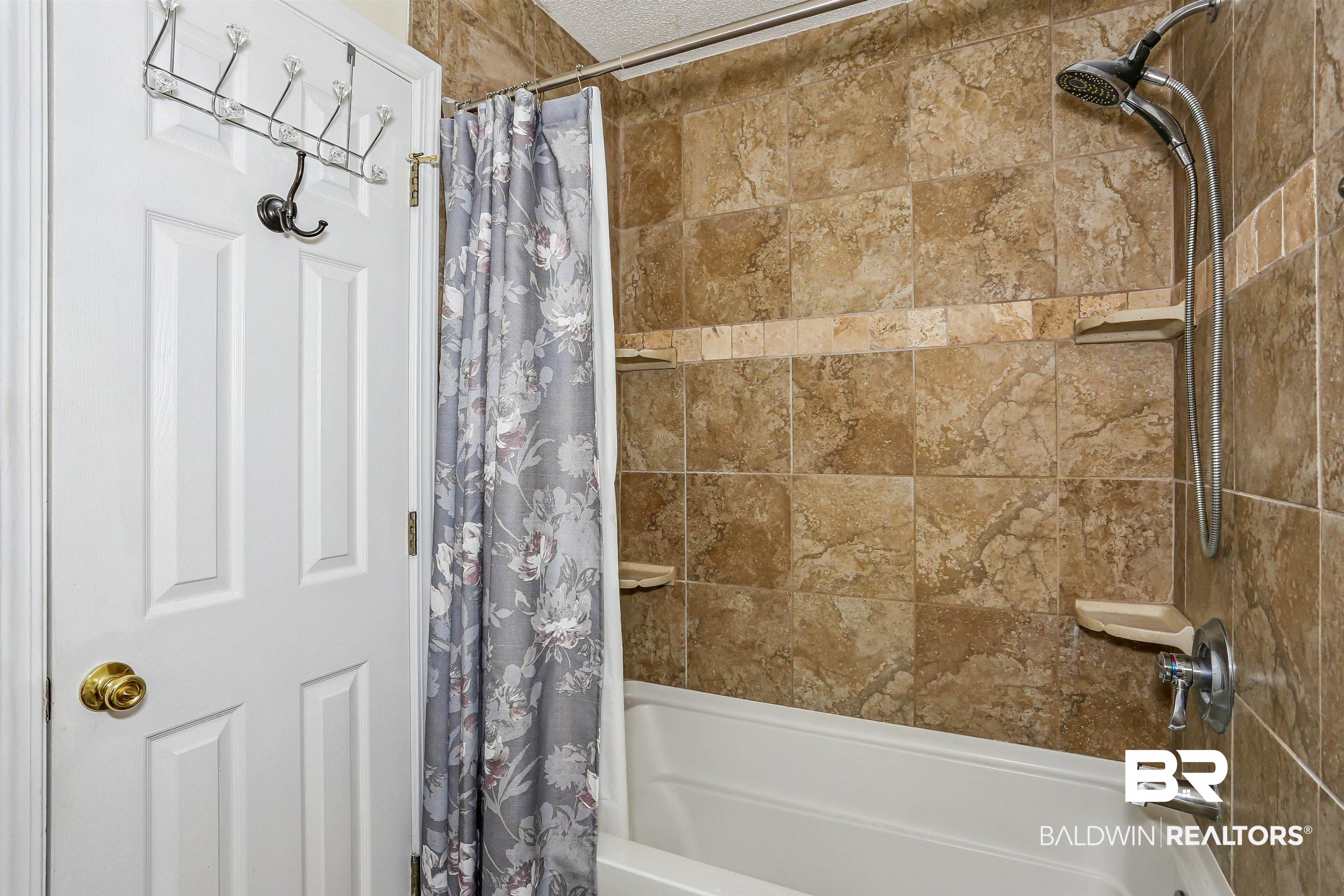 32334 Riverlake Road Seminole, AL 36574 - Photo 37 of 47 Full bathroom with shower / bath combo