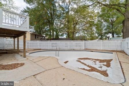 1601 Cambridge Road Edgewater, MD 21037 - Photo 24 of 24 rear pool