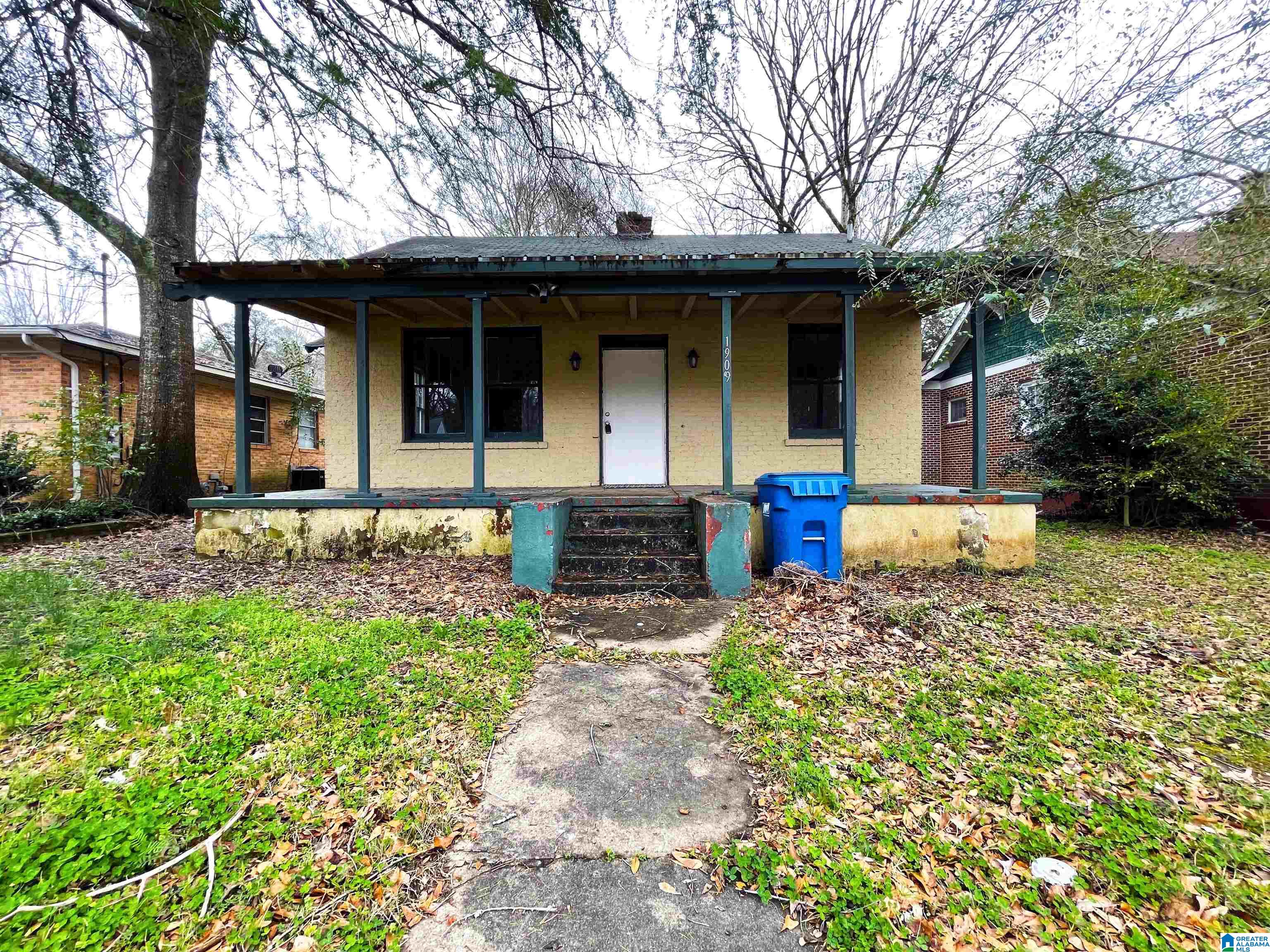 1909 Rocky Hollow Road Anniston, AL 36207 - Photo 1 of 26