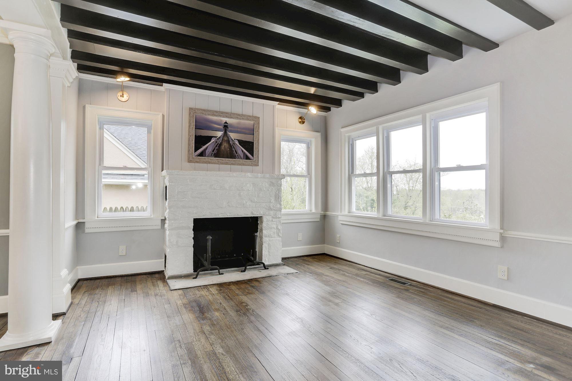 6603 Loch Hill Road Baltimore, MD 21239 - Photo 3 of 30 Living Room