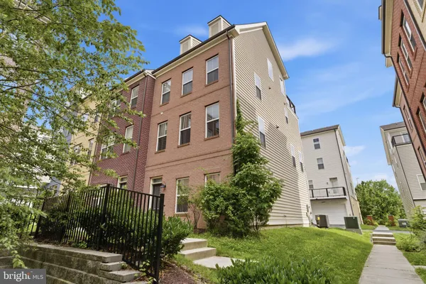 $685,000 | 169 Kandinsky Loop, Silver Spring, MD 20906