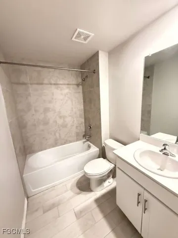 $2,200 | 5019 Moon Circle, LaBelle, FL 33935