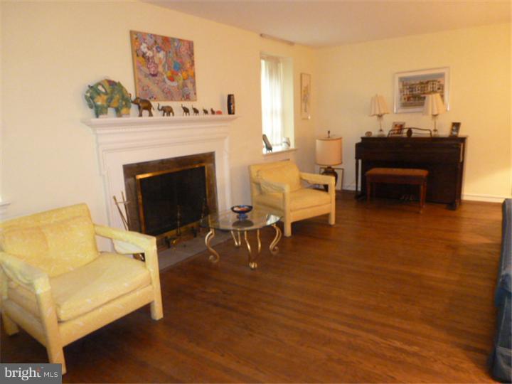 138 Henley Road Wynnewood, PA 19096 - Photo 4 of 24 Living Room