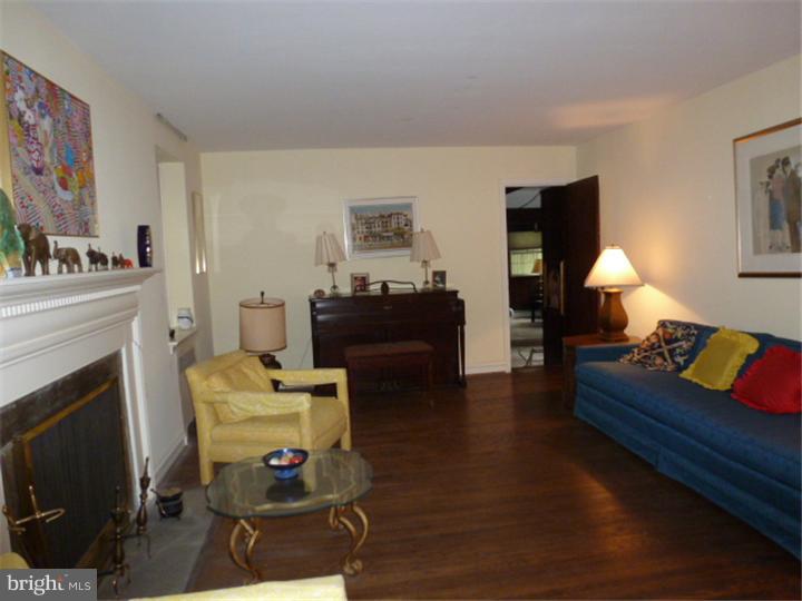 138 Henley Road Wynnewood, PA 19096 - Photo 6 of 24 Living Room
