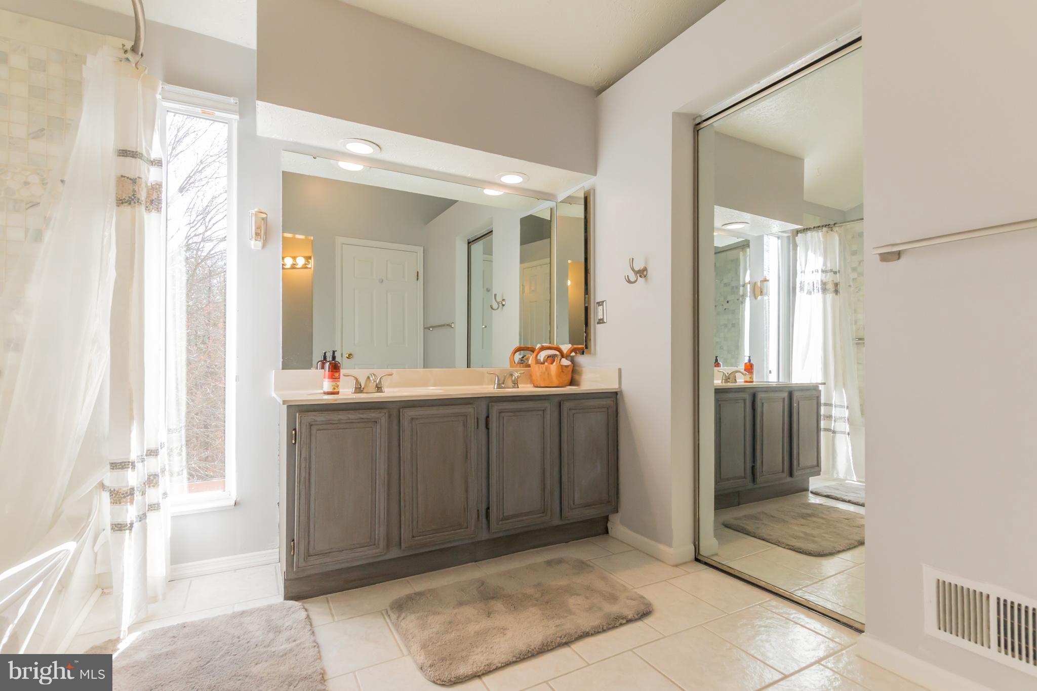 8209 Triple Crown Road Bowie, MD 20715 - Photo 14 of 30 Bath (Master)