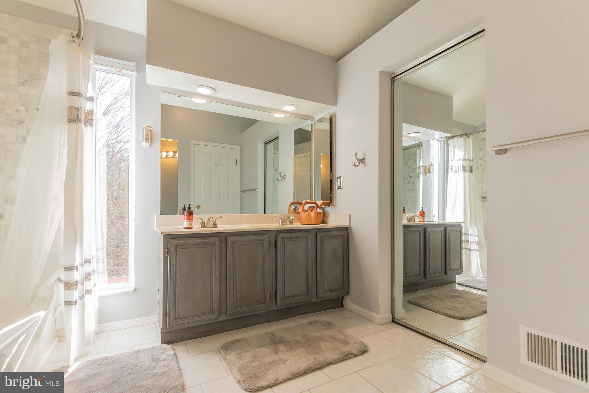 8209 Triple Crown Road Bowie, MD 20715 - Photo 16 of 30 Bath (Master)