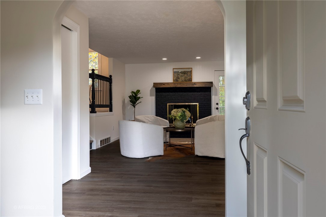 1670 Jackson Road Penfield, NY 14526 - Photo 5 of 50