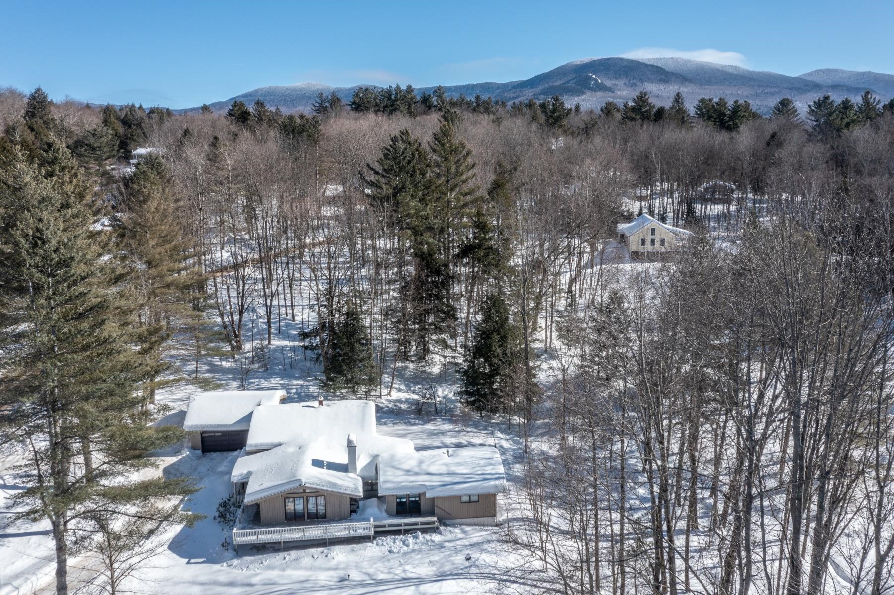 38 Gilcrist Road Stowe, VT 05672 - Photo 2 of 31