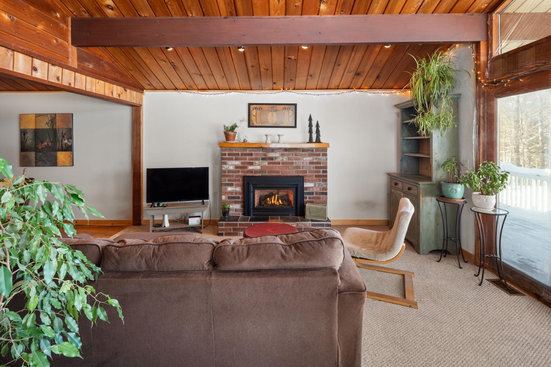 38 Gilcrist Road Stowe, VT 05672 - Photo 8 of 31