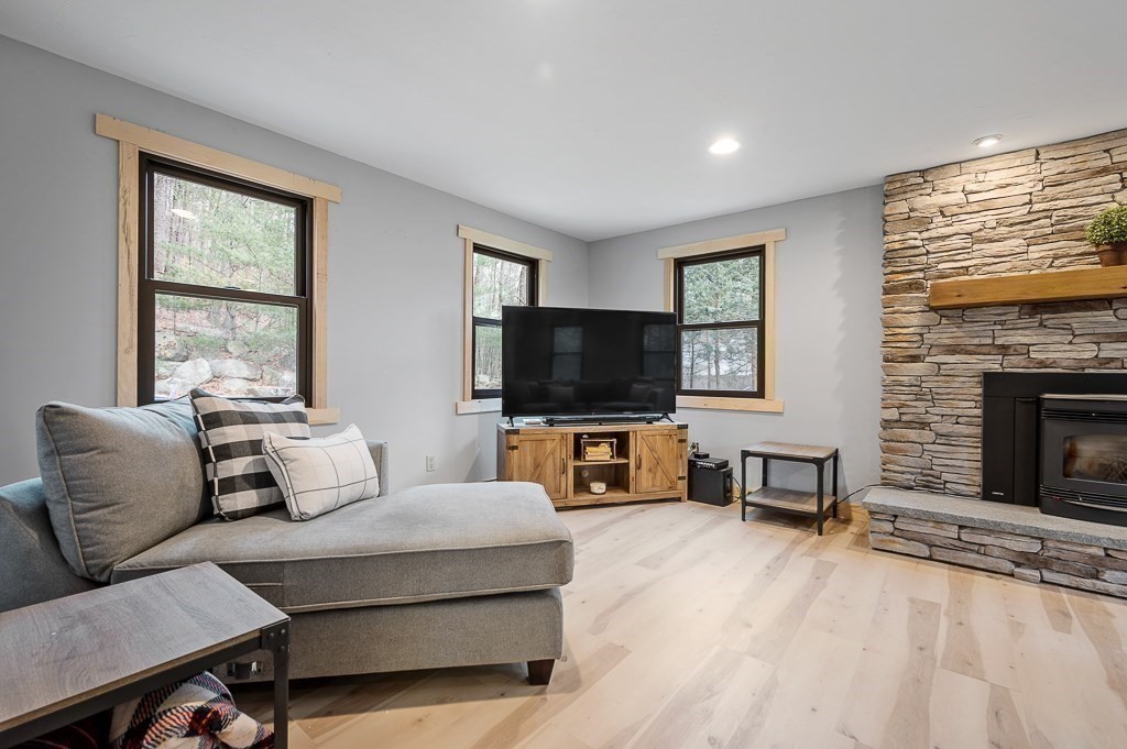361 Putnam Hill Road Sutton, MA 01590 - Photo 14 of 32