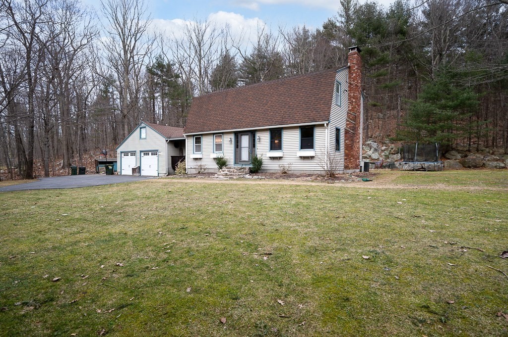 361 Putnam Hill Road Sutton, MA 01590 - Photo 2 of 32