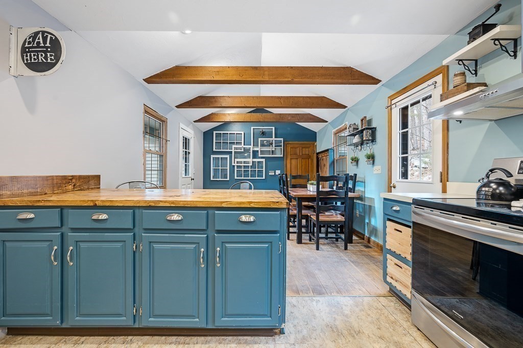 361 Putnam Hill Road Sutton, MA 01590 - Photo 7 of 32
