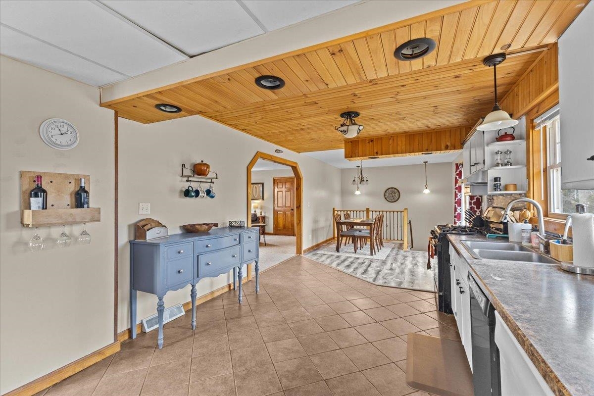 27 Meadow Lane Highgate, VT 05459 - Photo 4 of 38 Gallery Image 4