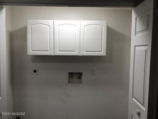 2961 South Lands End Road Tucson, AZ 85713 - Photo 18 of 30 a bathroom with two mirror and a sink