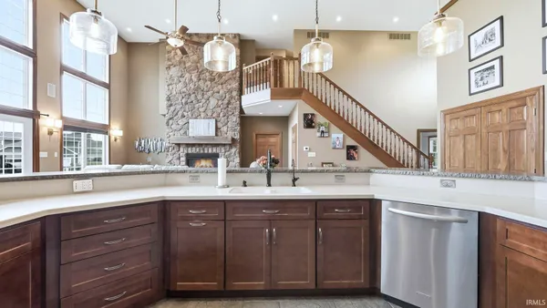 $609,000 | 1218 South Honeybee Court, Warsaw, IN 46580