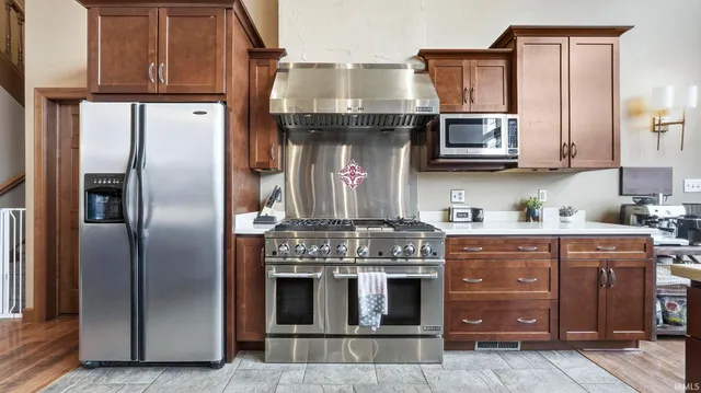 $630,000 | 1218 South Honeybee Court, Warsaw, IN 46580