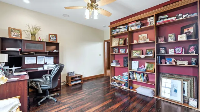 $630,000 | 1218 South Honeybee Court, Warsaw, IN 46580