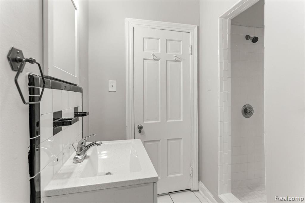 333 Woodward Avenue Rochester, MI 48307 - Photo 23 of 51