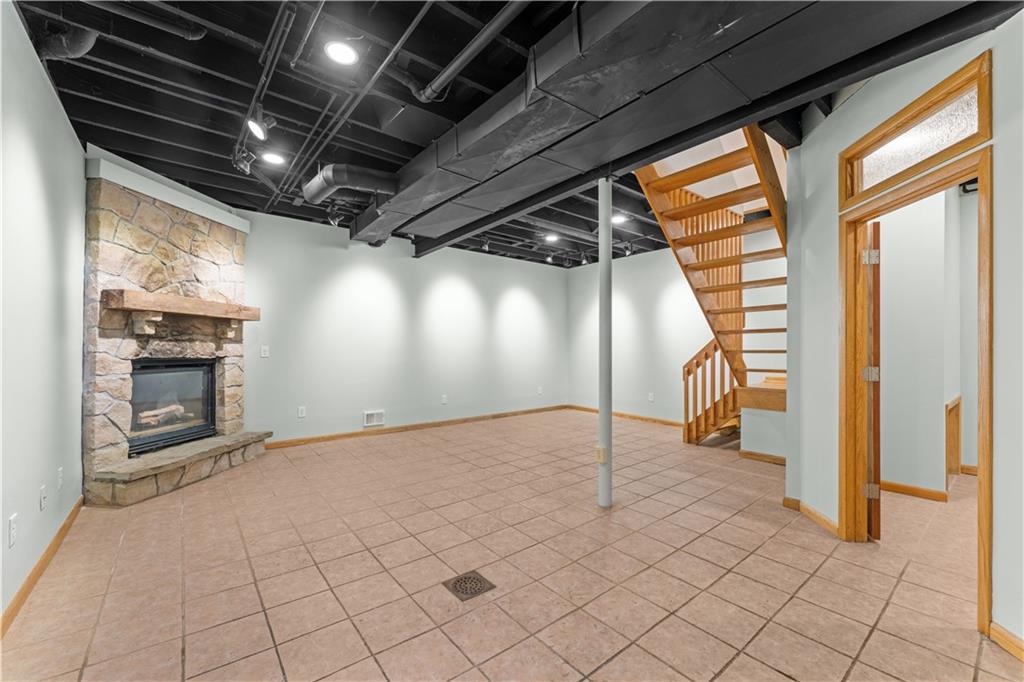 25 Locust Lane Pittsburgh, PA 15241 - Photo 22 of 31