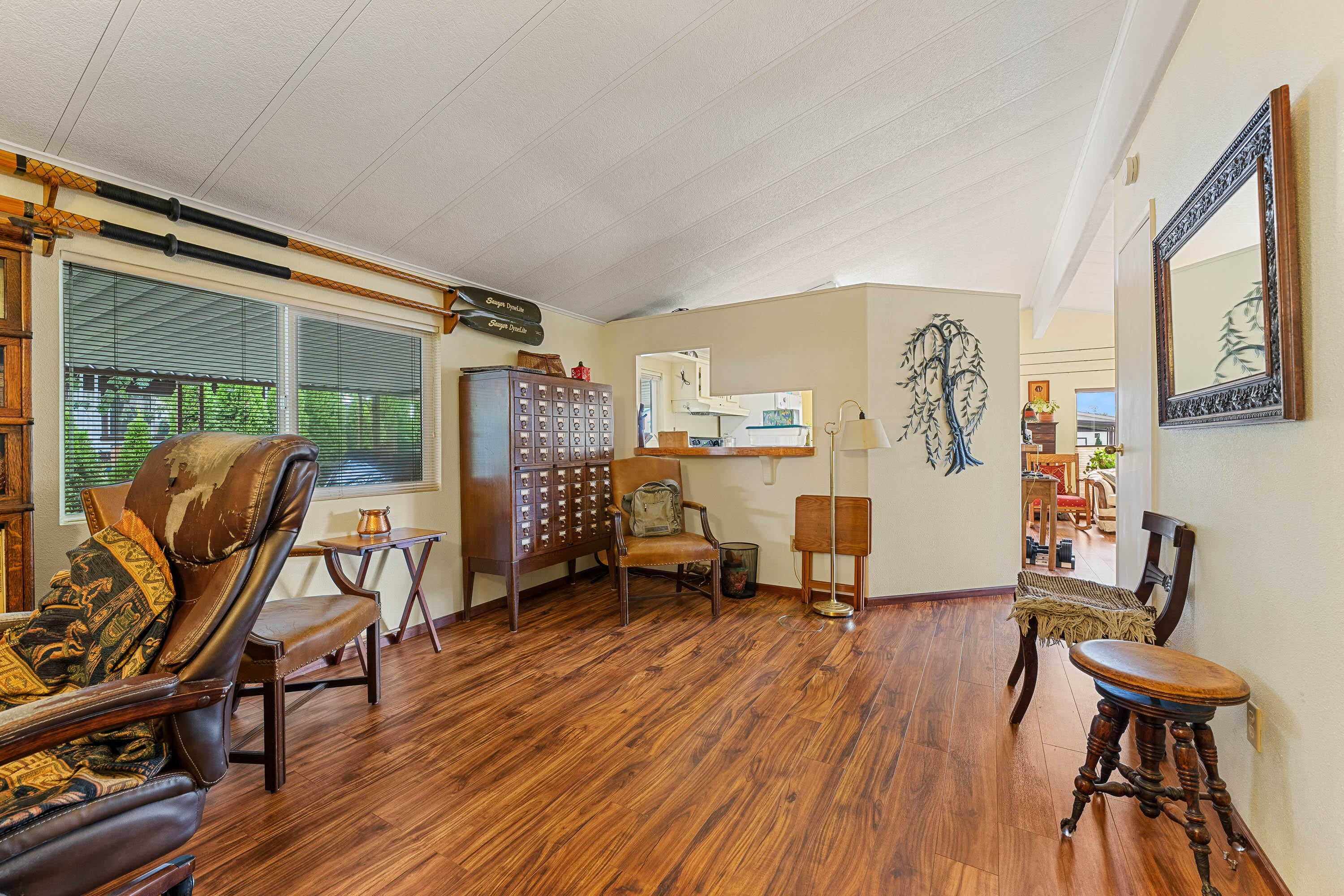 5076 Leonard Road, Unit 69 Grants Pass, OR 97527 - Photo 12 of 24 Office/Dining Area