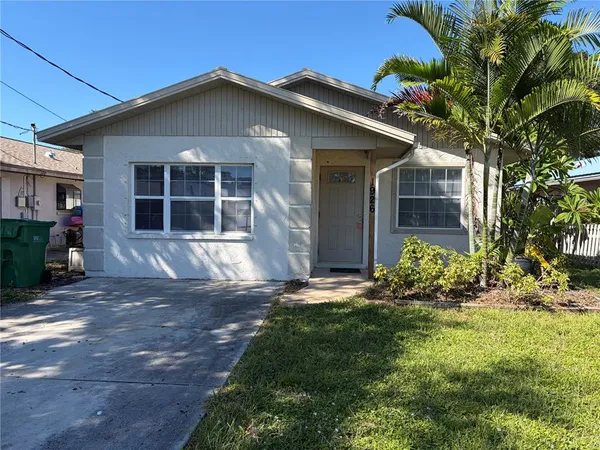 $1,900 | 1926 11th Street West, Palmetto, FL 34221