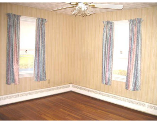 41 Gates Road Shrewsbury, MA 01545 - Photo 7 of 9 Gallery Image 7
