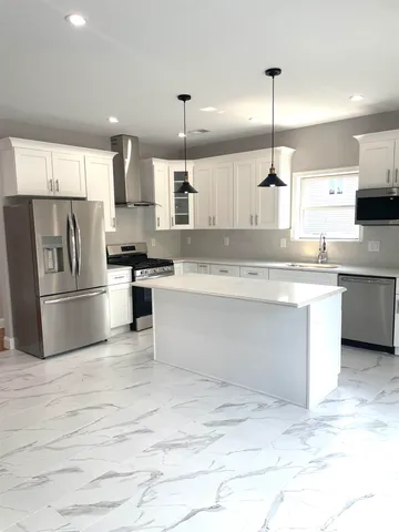 $999,000 | 761 A 4th Street, Unit A, Secaucus, NJ 07094