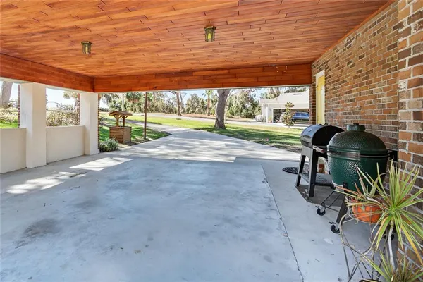 $794,900 | 17025 Peru Road, Umatilla, FL 32784