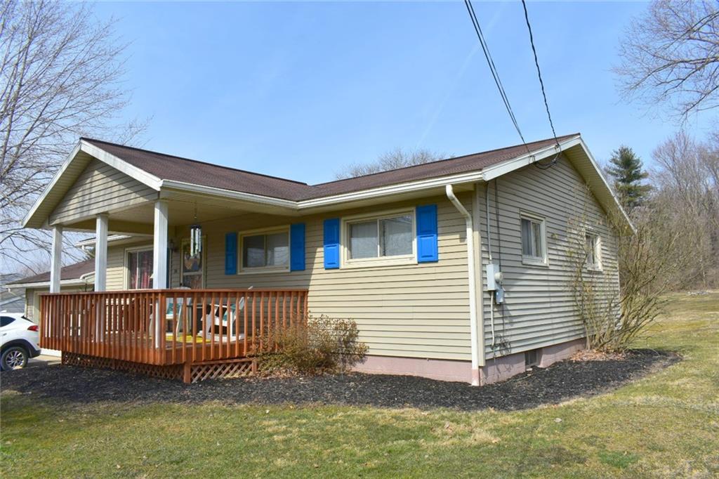 14 Ridgewood Way New Castle, PA 16105 - Photo 1 of 17 Gallery Image 1