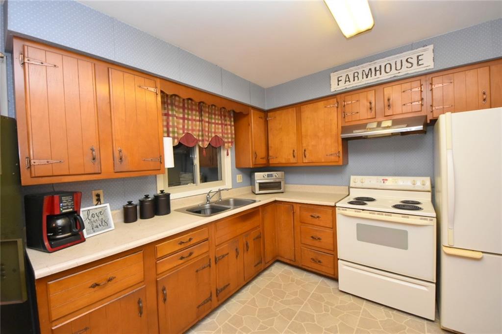 14 Ridgewood Way New Castle, PA 16105 - Photo 3 of 17 Gallery Image 3
