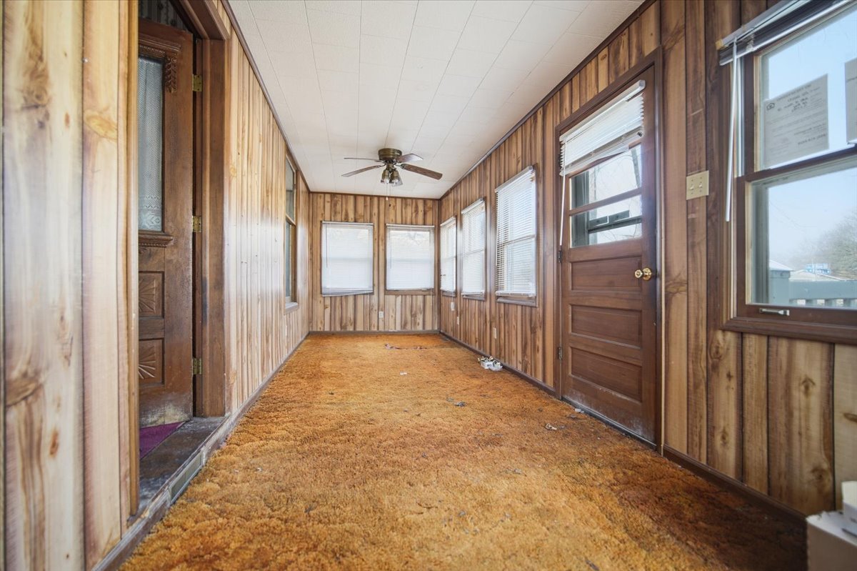 410 North Main Street Le Roy, IL 61752 - Photo 2 of 23 a view of an entryway