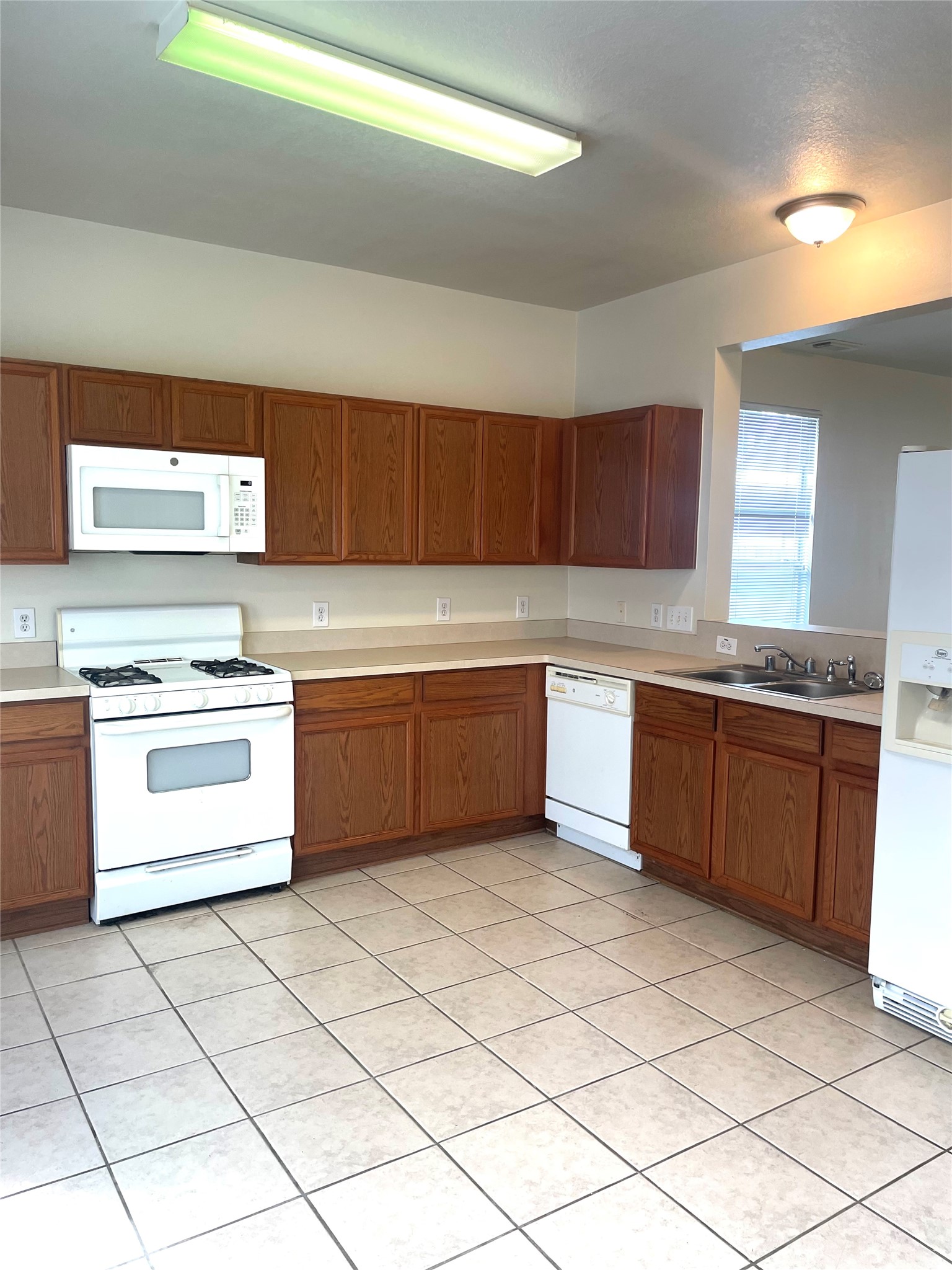 23623 Twisting Falls Drive Spring, TX 77373 - Photo 20 of 46 Kitchen