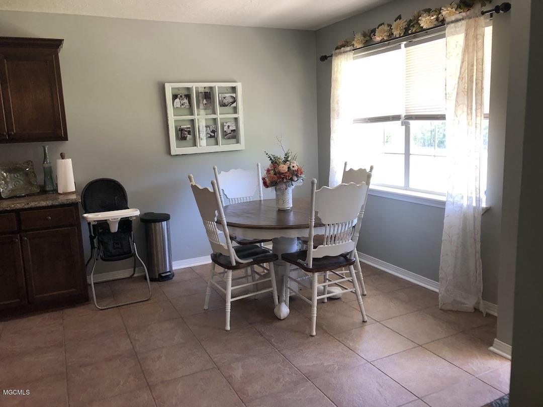 18 Bubba Phillips Road Wiggins, MS 39577 - Photo 6 of 17 Dining