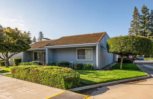 $329,900 | 1915 West Santa Ana Avenue, Fresno, CA 93705