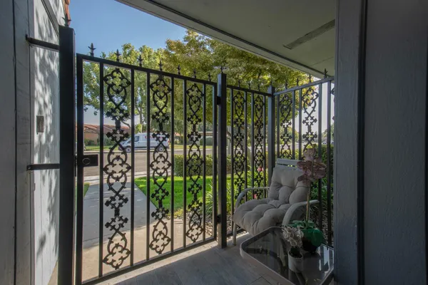 $329,900 | 1915 West Santa Ana Avenue, Fresno, CA 93705