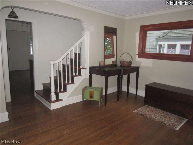 2519 Queenston Road Cleveland, OH 44118 - Photo 5 of 14 Gracious entry foyer