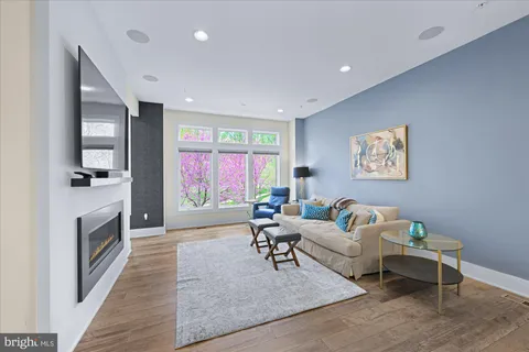 $1,290,000 | 406 Barlow Place, Bethesda, MD 20814