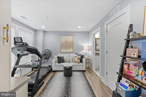 $1,290,000 | 406 Barlow Place, Bethesda, MD 20814