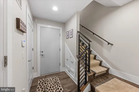 $1,290,000 | 406 Barlow Place, Bethesda, MD 20814