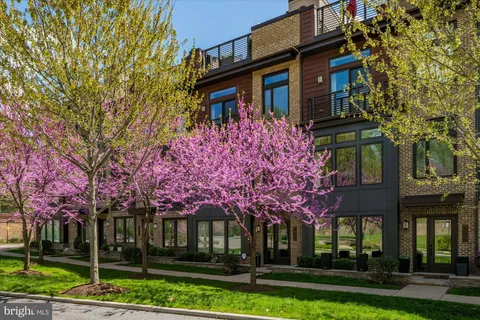 $1,290,000 | 406 Barlow Place, Bethesda, MD 20814