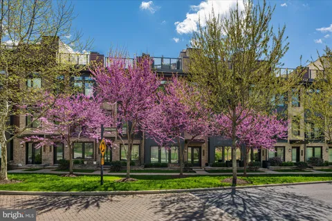 $1,290,000 | 406 Barlow Place, Bethesda, MD 20814