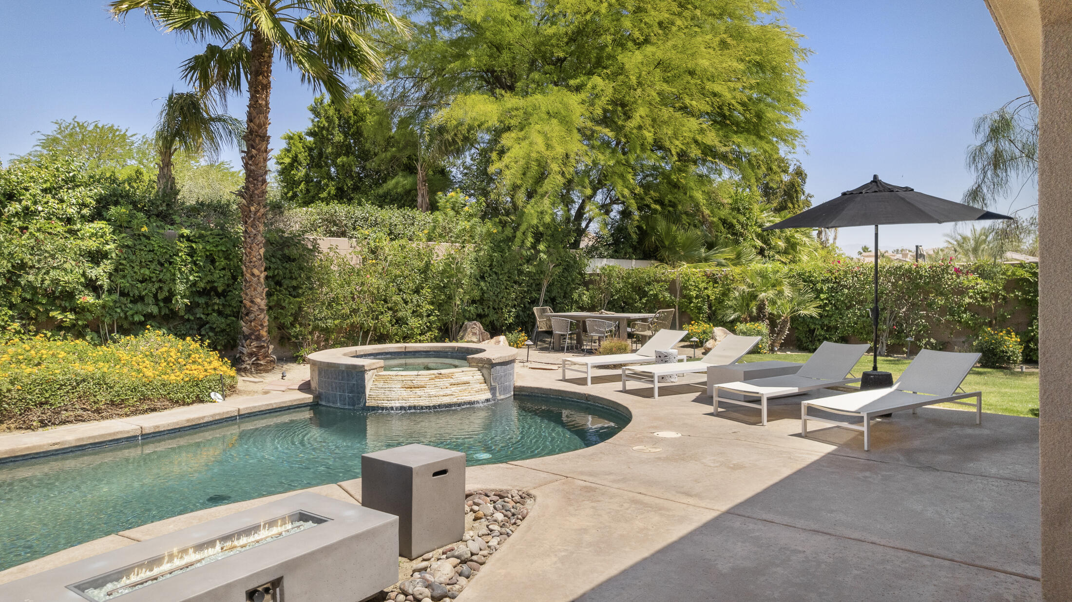 32 Calais Circle Rancho Mirage, CA 92270 - Photo 33 of 43 33