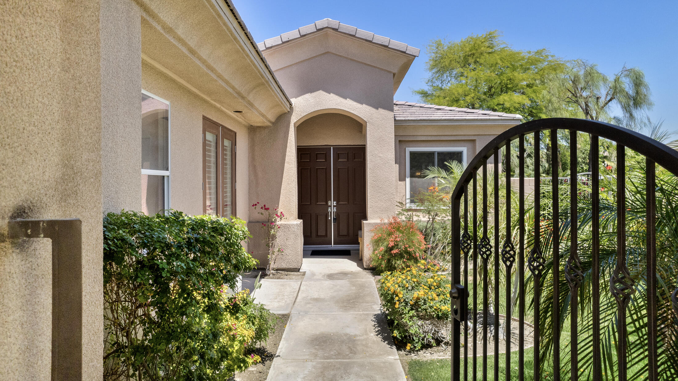 32 Calais Circle Rancho Mirage, CA 92270 - Photo 4 of 43 4