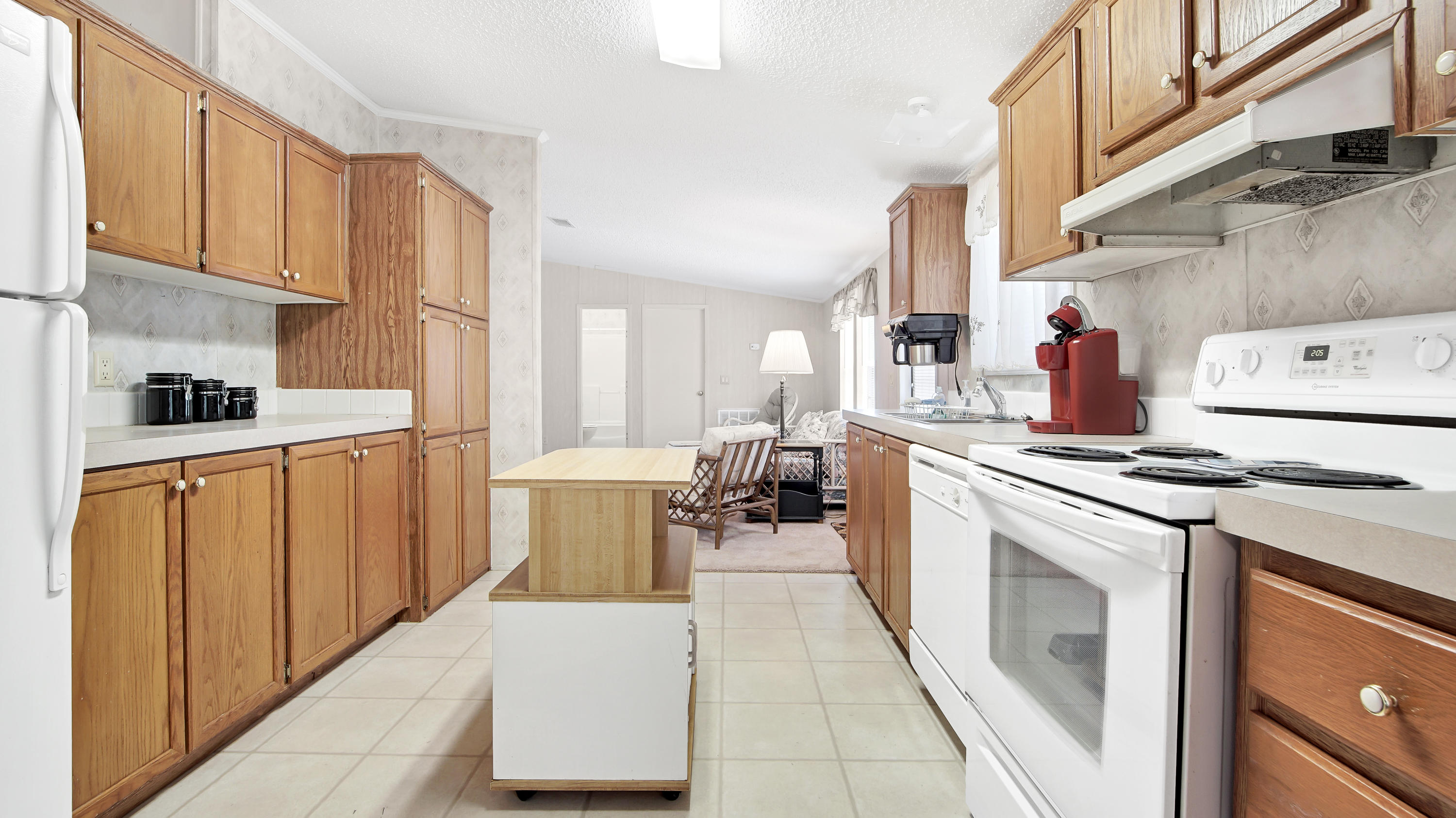 51 Easy Street Freeport, FL 32439 - Photo 7 of 19 Huge Kitchen