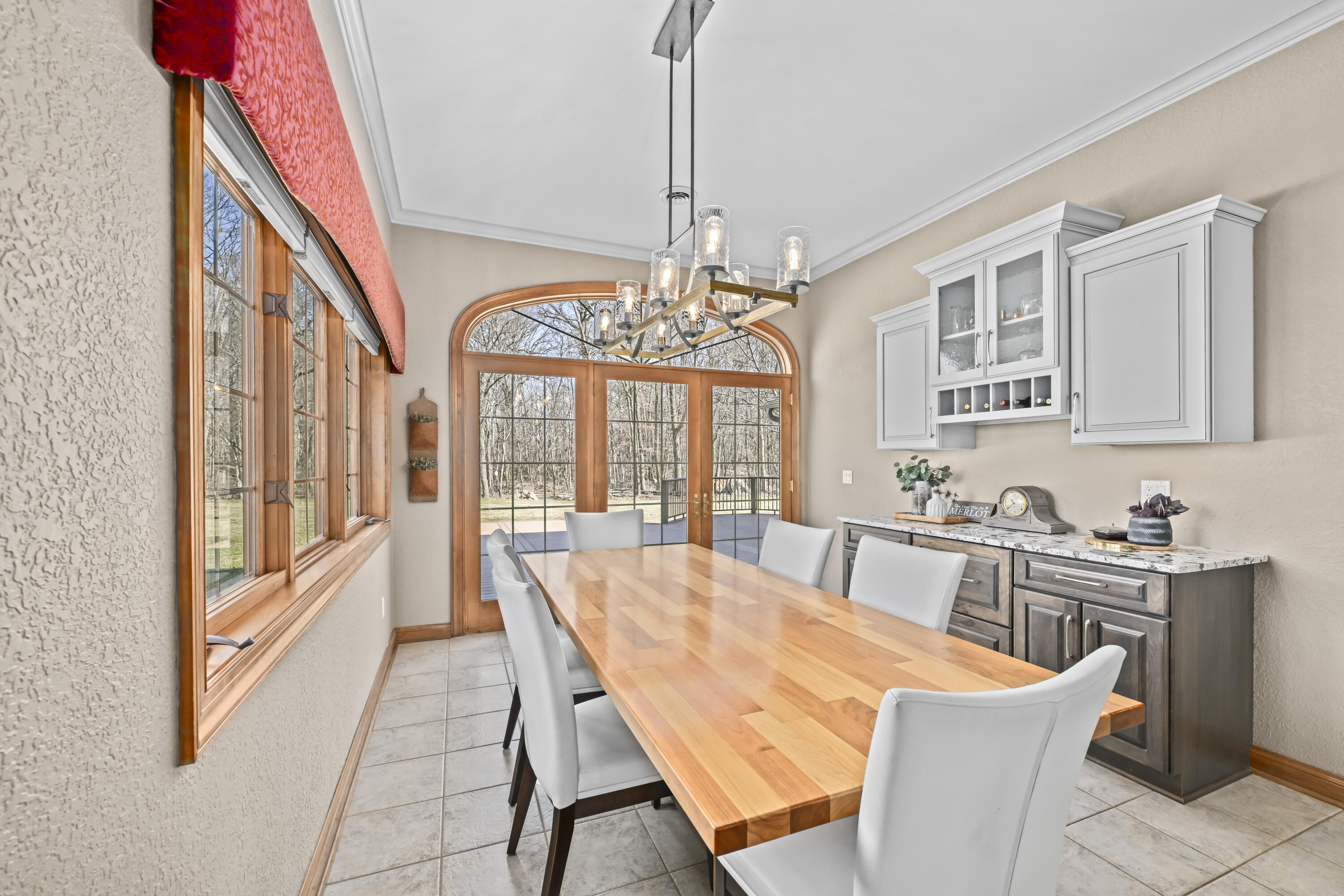 W3730 Decora Road Hubbard, WI 53032 - Photo 11 of 41 Eating Area Kitchen