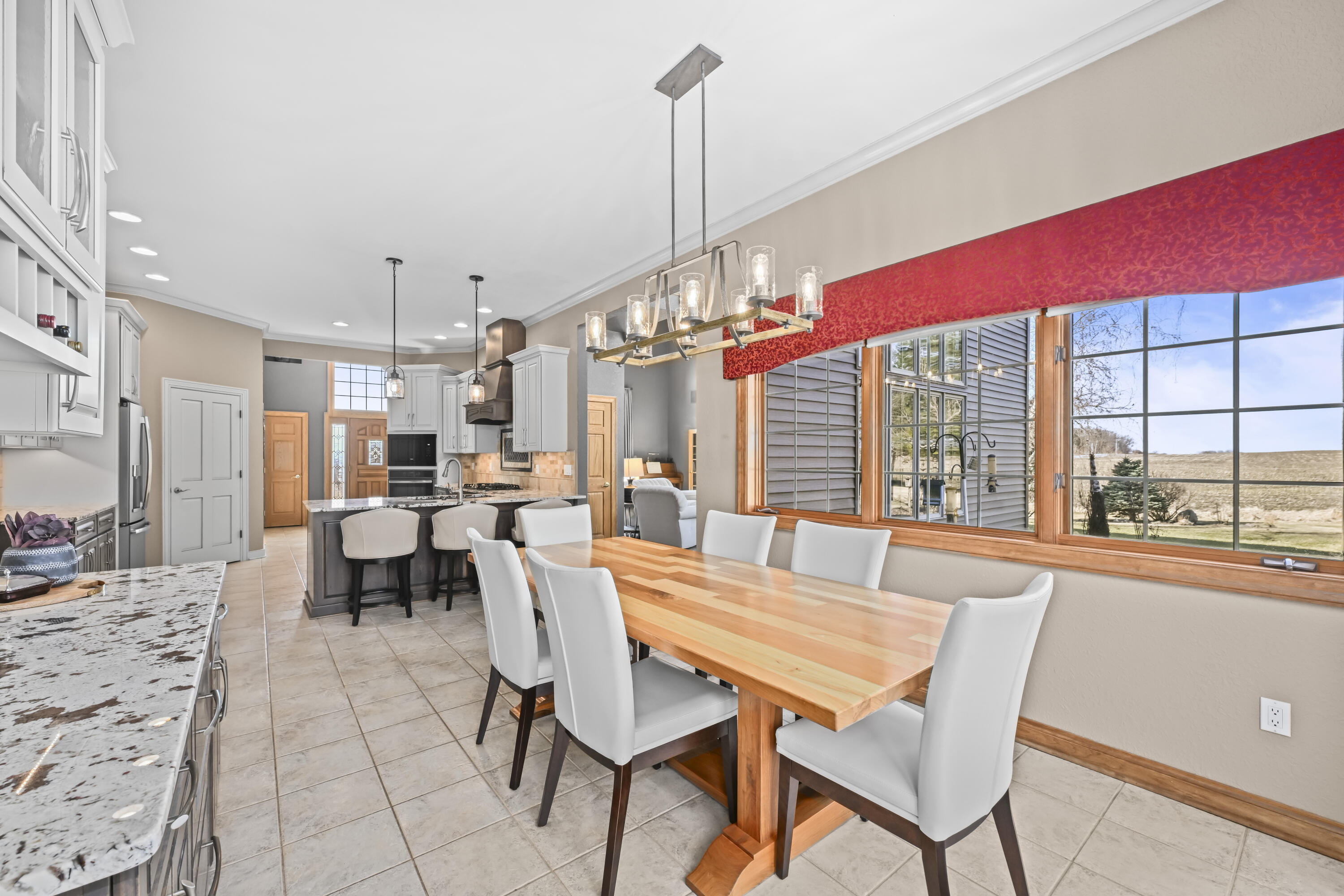 W3730 Decora Road Hubbard, WI 53032 - Photo 12 of 41 Eating Area/Kitchen