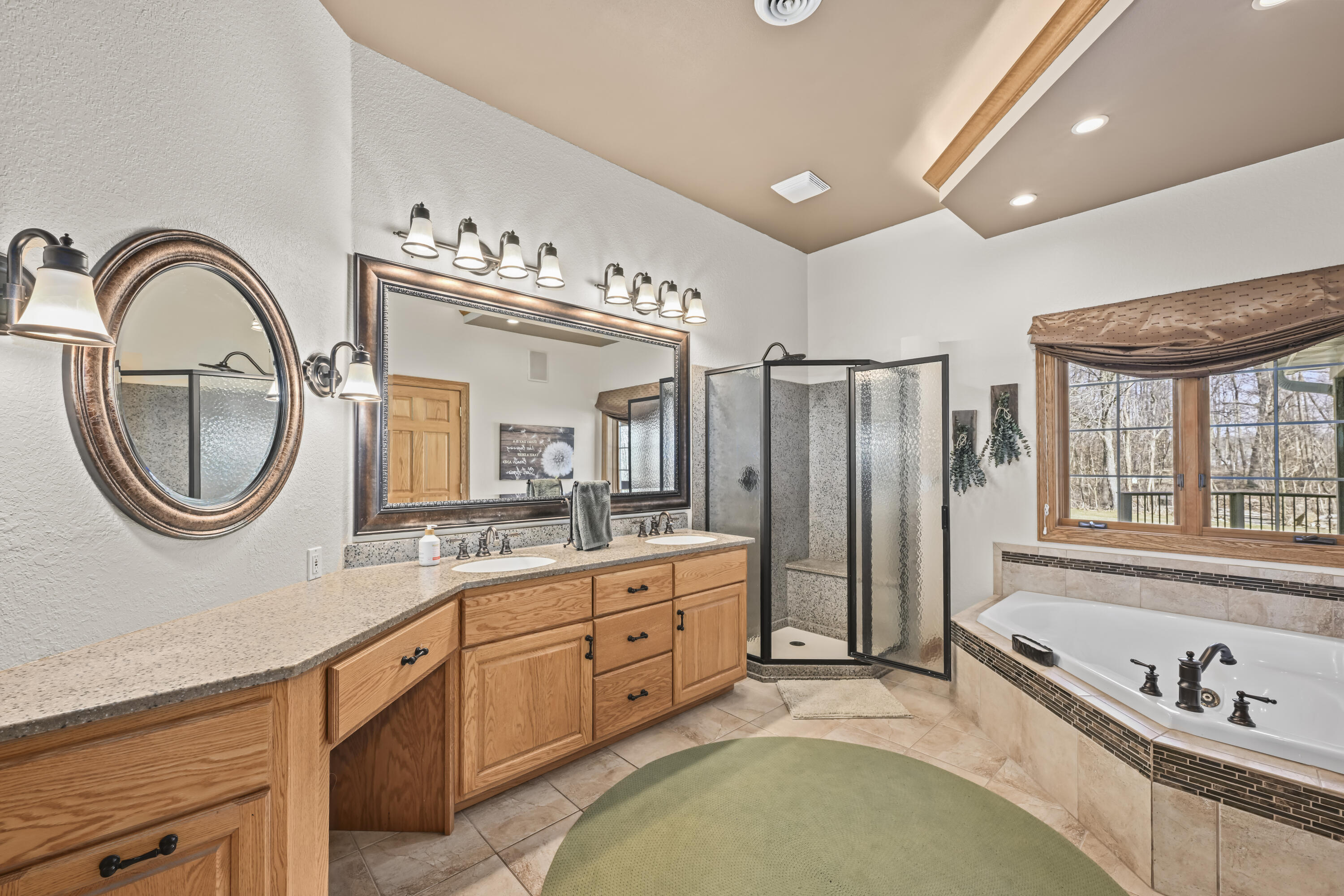 W3730 Decora Road Hubbard, WI 53032 - Photo 15 of 41 Master Bath Main