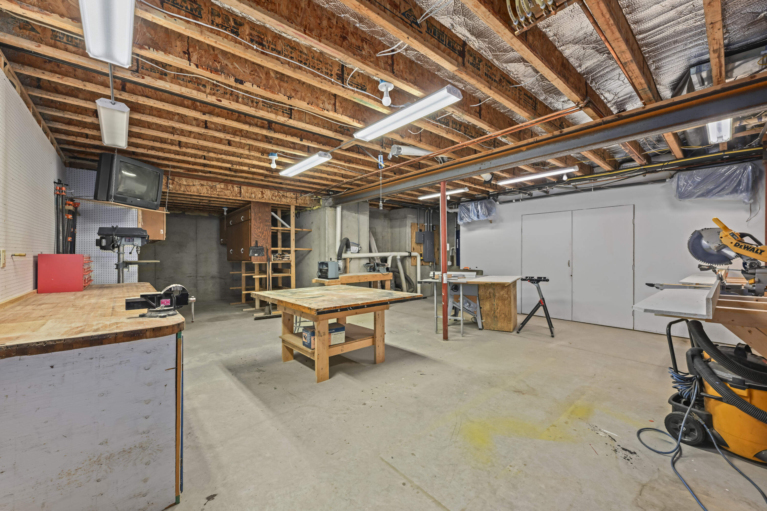 W3730 Decora Road Hubbard, WI 53032 - Photo 27 of 41 Workshop LL