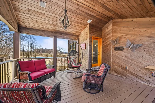 $1,100,000 | W3730 Decora Road, Hubbard, WI 53032